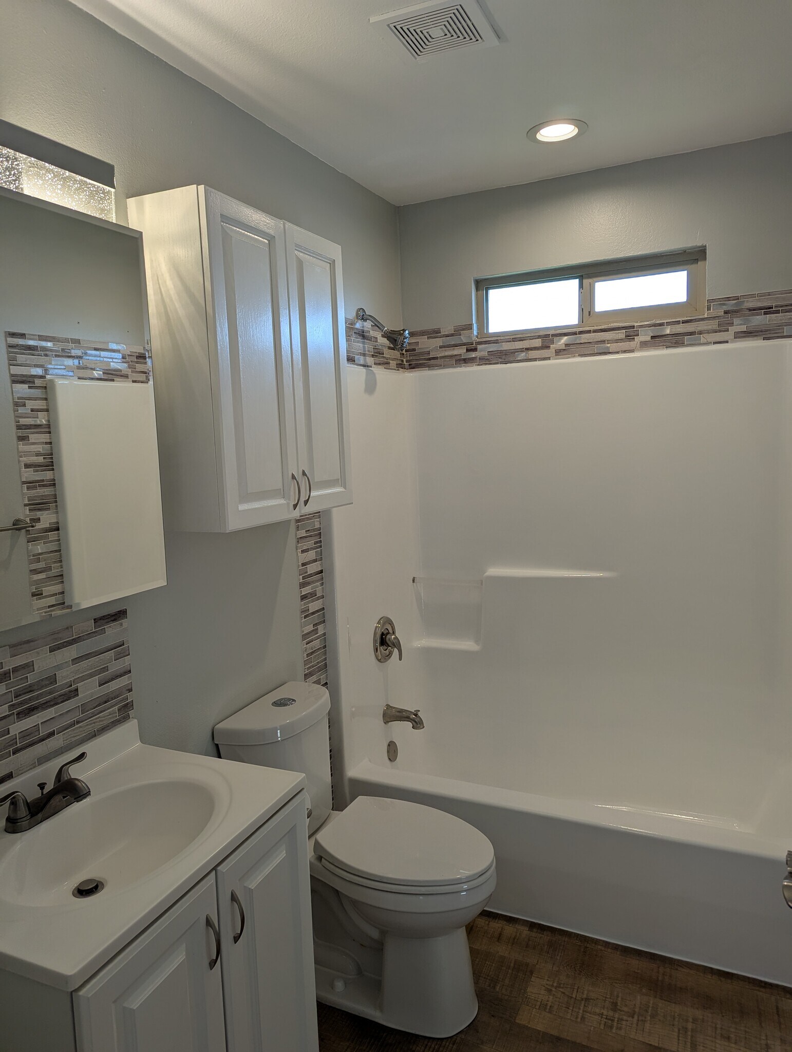 Upstairs bath - 353 E St