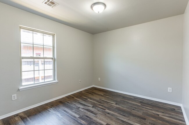 Building Photo - Rent to Own in Edmond!