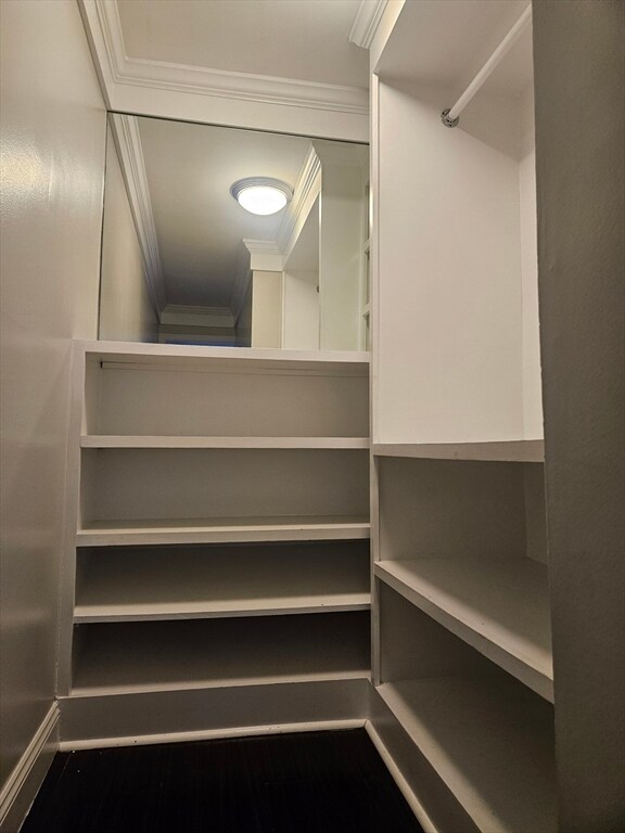 Building Photo - 10 Shadowbrook Ln