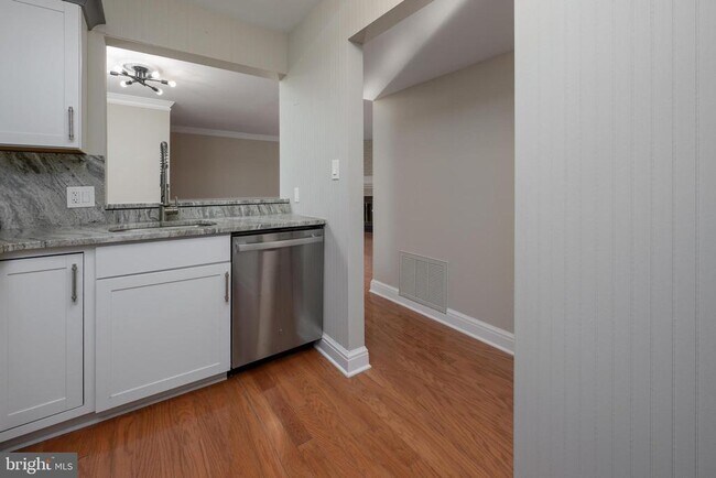 Building Photo - 25 S Church Rd