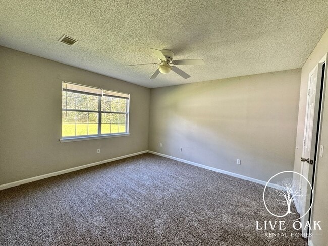 Building Photo - 220 Jamey Ln