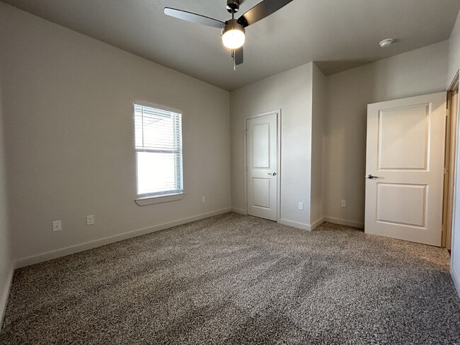 Building Photo - Brand New Duplex in Frenship East!
