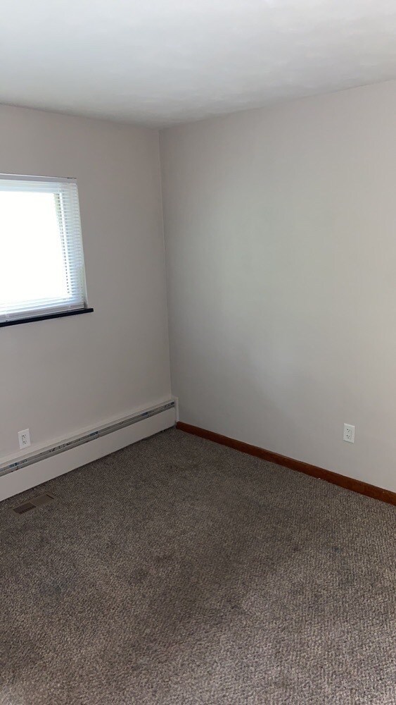 Building Photo - 536 S Main St