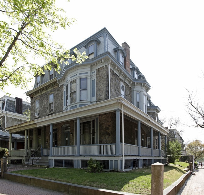 Primary Photo - 3420 Race St