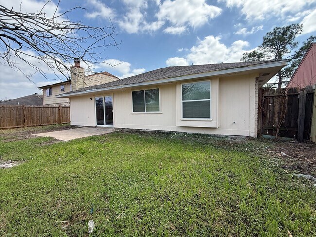 Building Photo - 10722 Sashay Dr