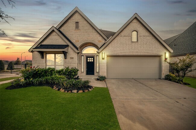 Building Photo - 2130 Coyote Run Dr