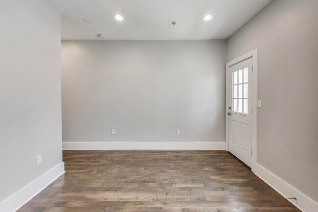 Building Photo - 1220 19th St NE