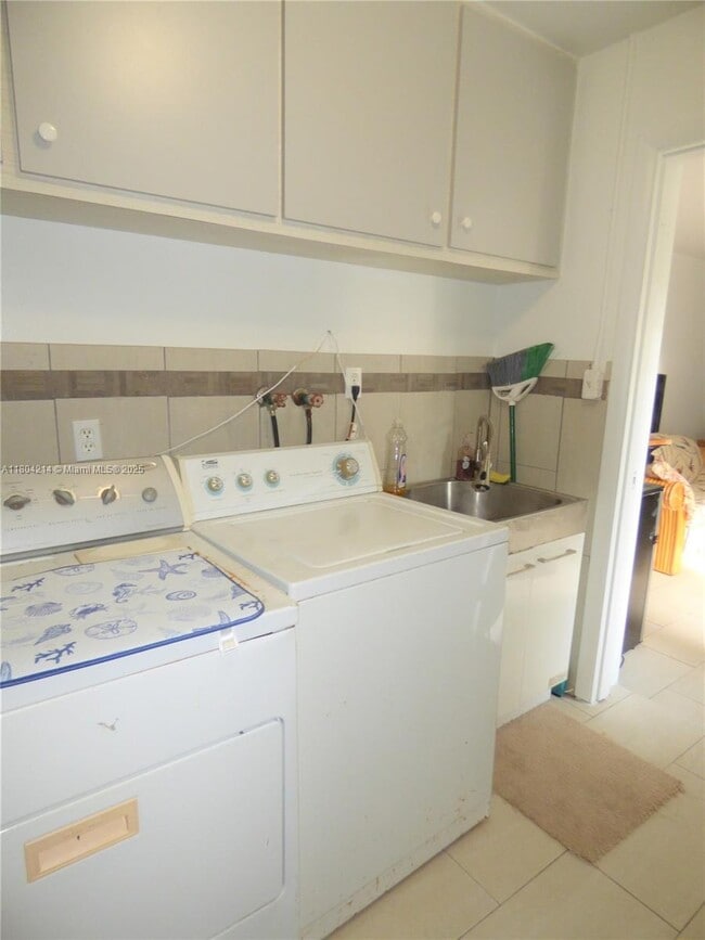 Building Photo - 3838 NE Melba Dr
