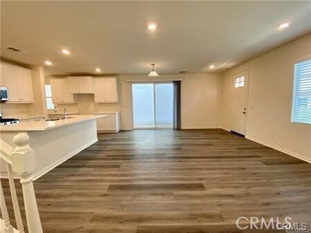 Building Photo - 5585 Valencia Dr