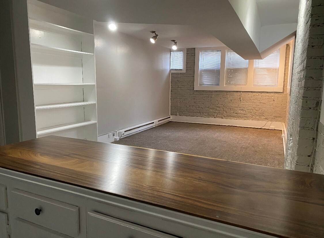 Building Photo - 2709 Hampshire Rd