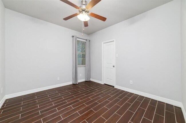 Building Photo - 21606 Hansom Dr