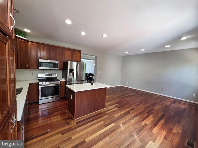 Building Photo - 43738 Clemens Terrace