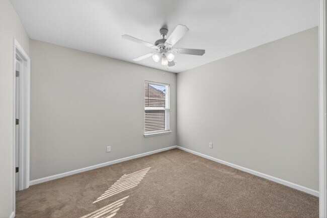 Building Photo - 4829 Hawkins Dr