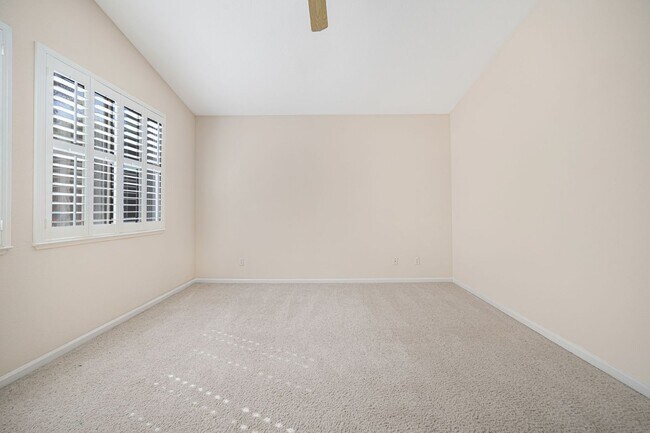 Building Photo - Highly Desirable Executive Home: 4 Bedrooms, 3 Bathrooms of Luxury Living