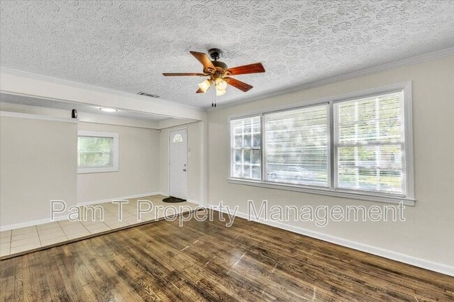 Building Photo - 2310 Lorraine Dr