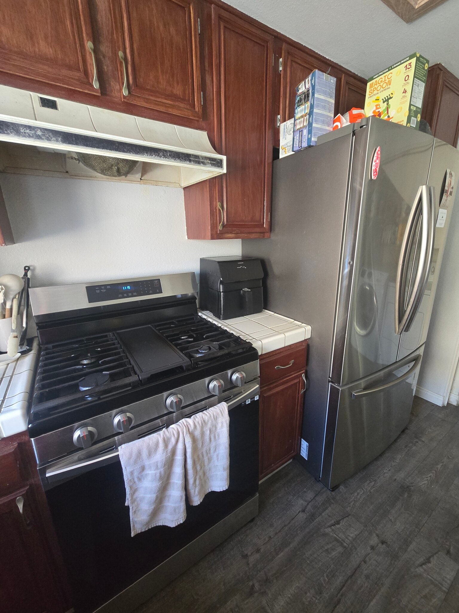 Upgraded appliances - 1668 Grand Ave