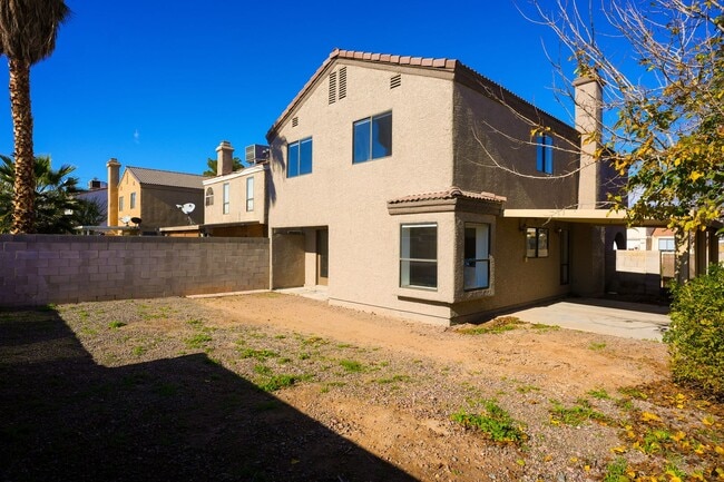 Building Photo - Stunning 3 Bed / 2.5 Bath Home w/ Loft, Two-Story Atrium & Remodeled Kitchen