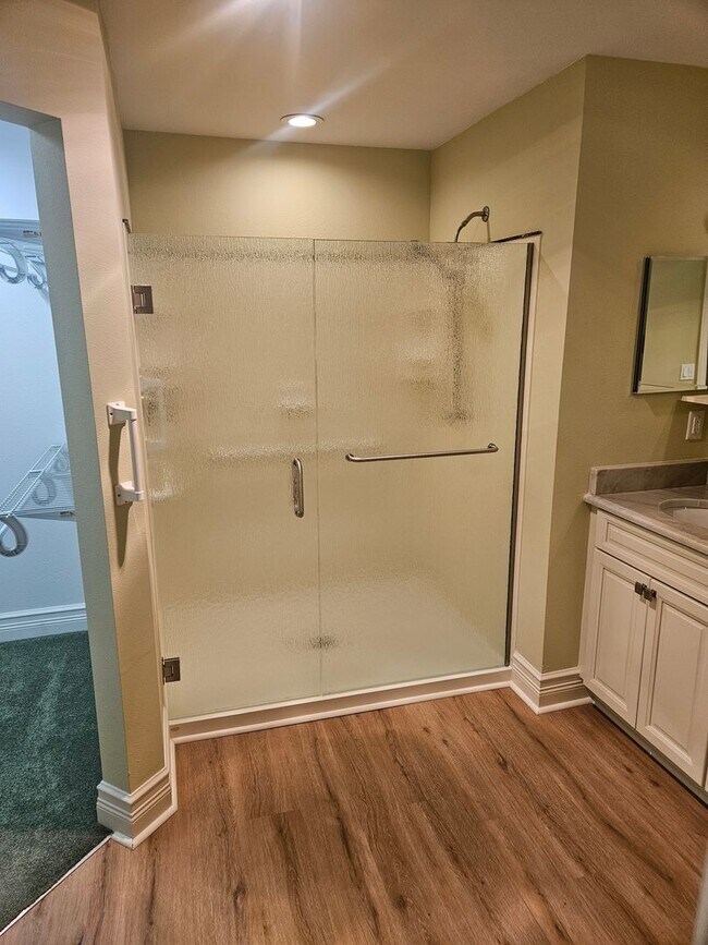 Building Photo - Stylish Palm Harbor Home in Bentley Park –...