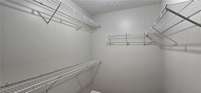 Building Photo - 610 James Ridge Dr