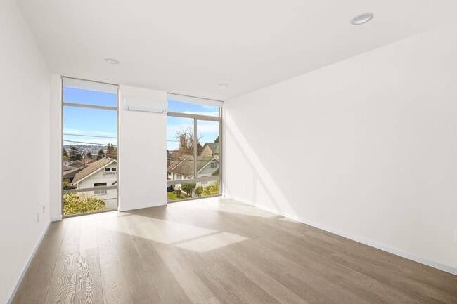 Building Photo - Exceptional 2 bdrm+office Modern Townhome