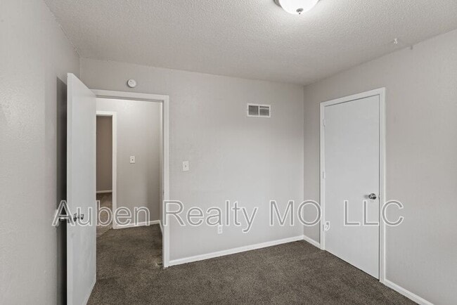 Building Photo - 1426 S Haden Ct