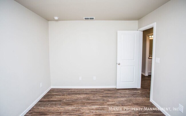 Building Photo - 2113 N. Ave. L-