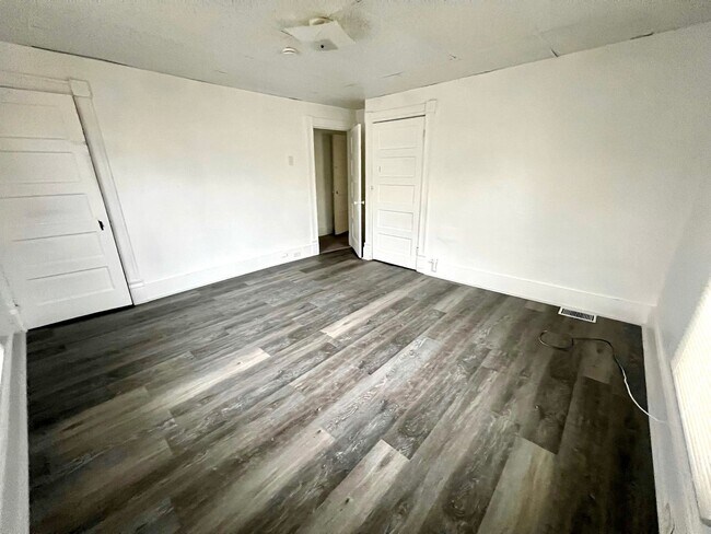 Building Photo - 40-42 Seminole Avenue