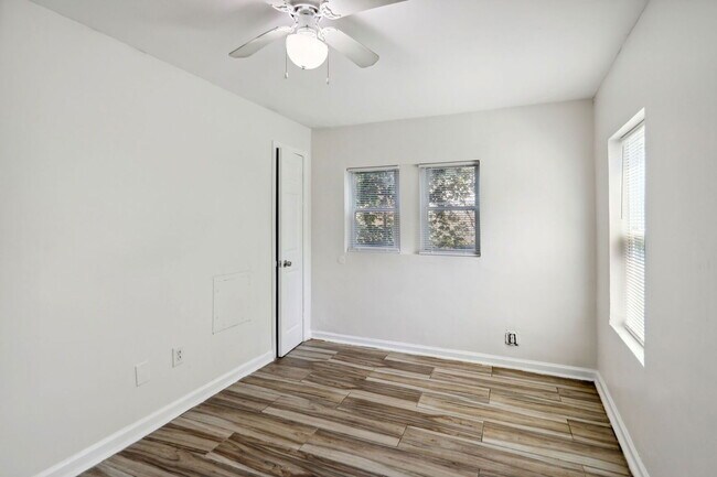 Building Photo - 619 Oliver St NW