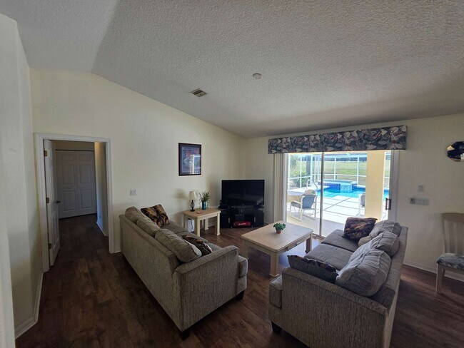 Building Photo - 1398 N Foxrun Terrace