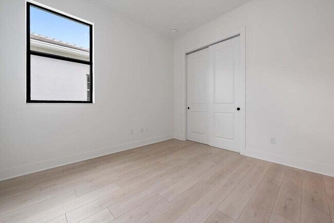 Building Photo - 13613 Le Christine Dr