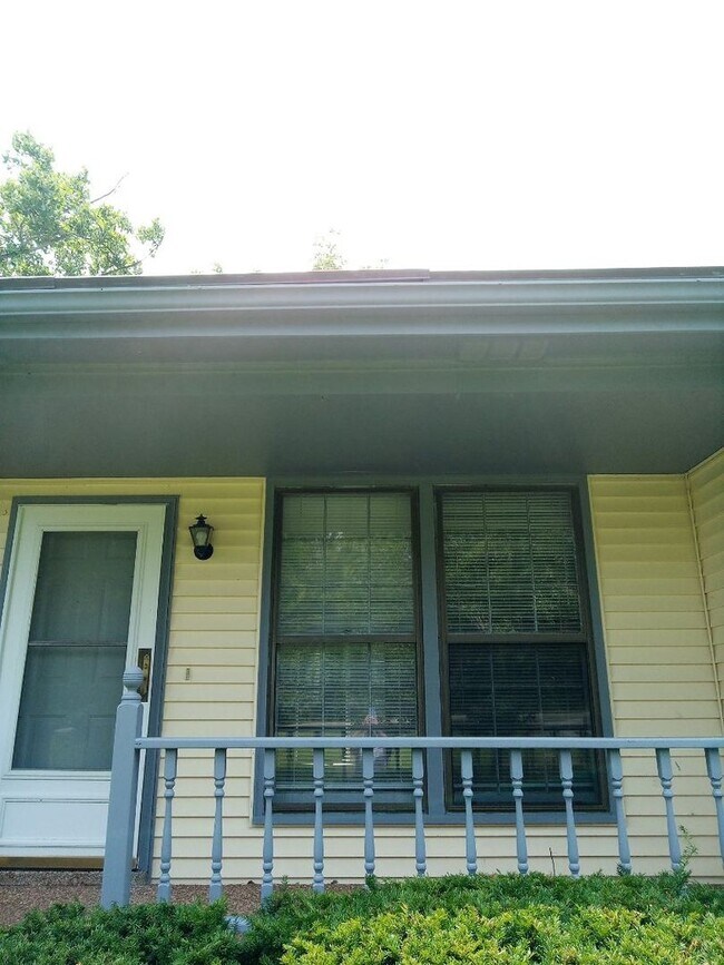 Building Photo - Nice Mt. Juliet Ranch 4 bedroom 2 bath on ...