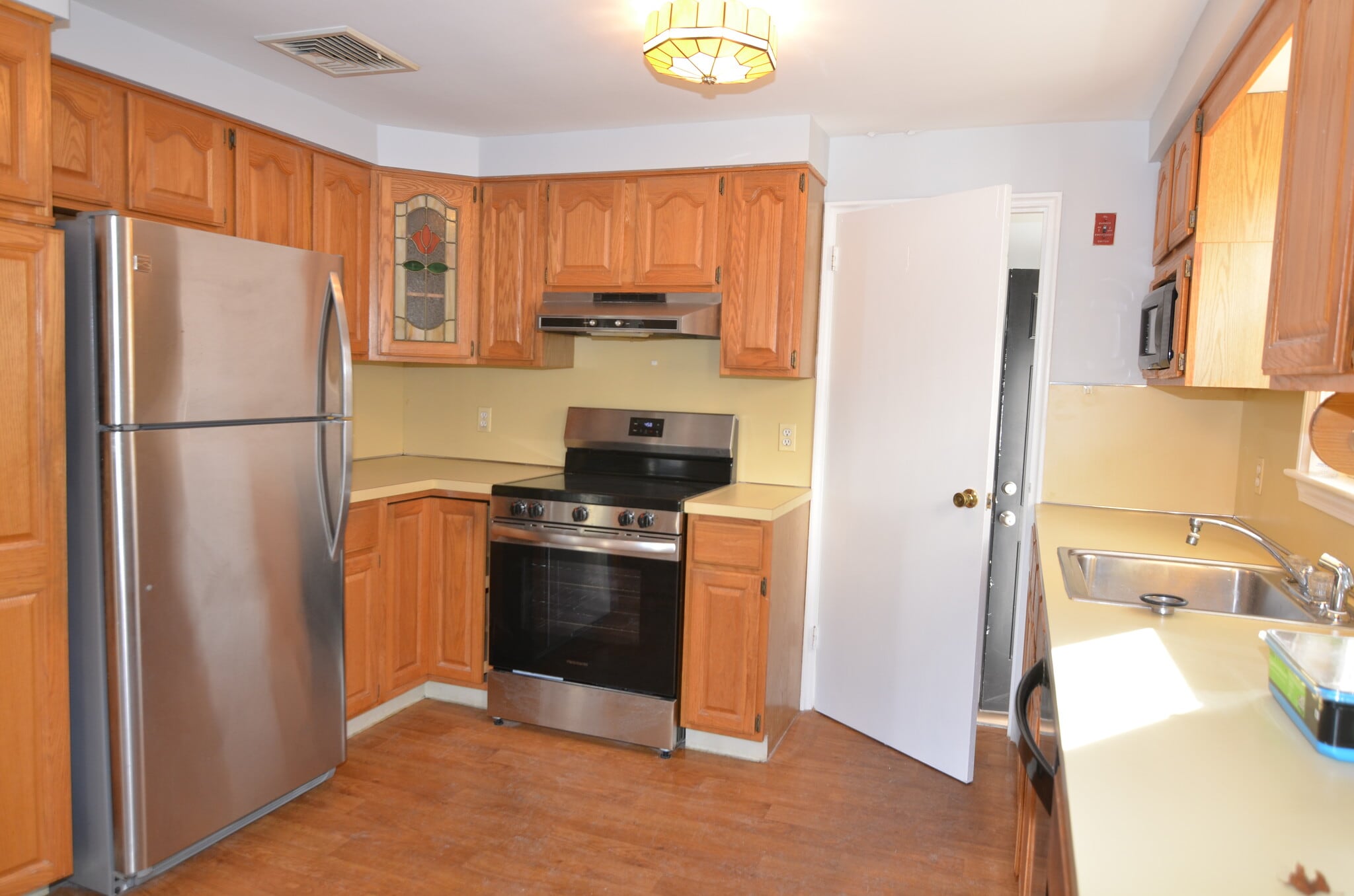 Building Photo - 10 Carson Rd