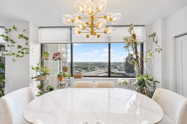 Building Photo - 14 Greenway Plz