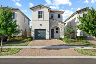 Building Photo - 2405 NW 131st Cir
