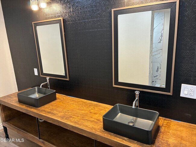 Building Photo - 8316 W H Burges Dr