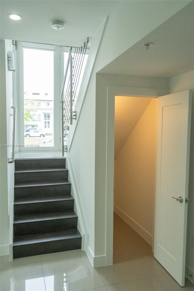 Building Photo - 10360 NW 64th St