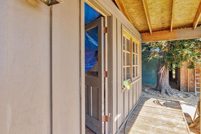 Building Photo - 9270 Linda Vista Ln