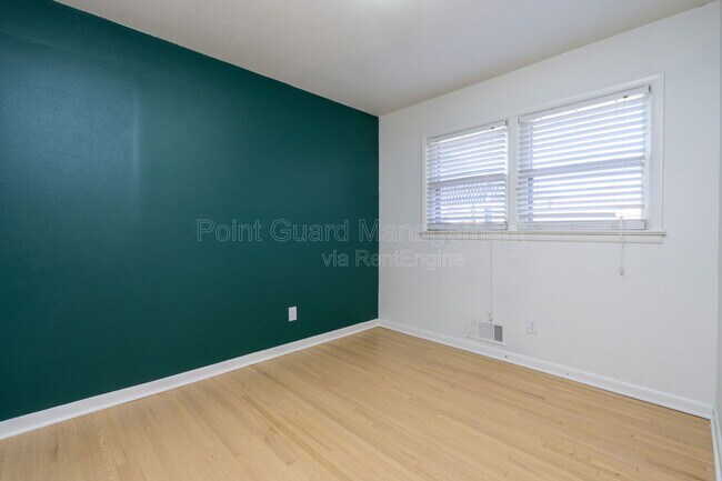 Building Photo - 6002 E 8th St N