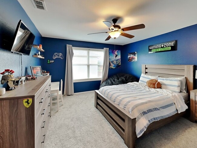 Building Photo - Terrific two-story home in the Twin Mills Addition! ***MOVE IN SPECIAL! $500 OFF FIRST FULL MONTH...