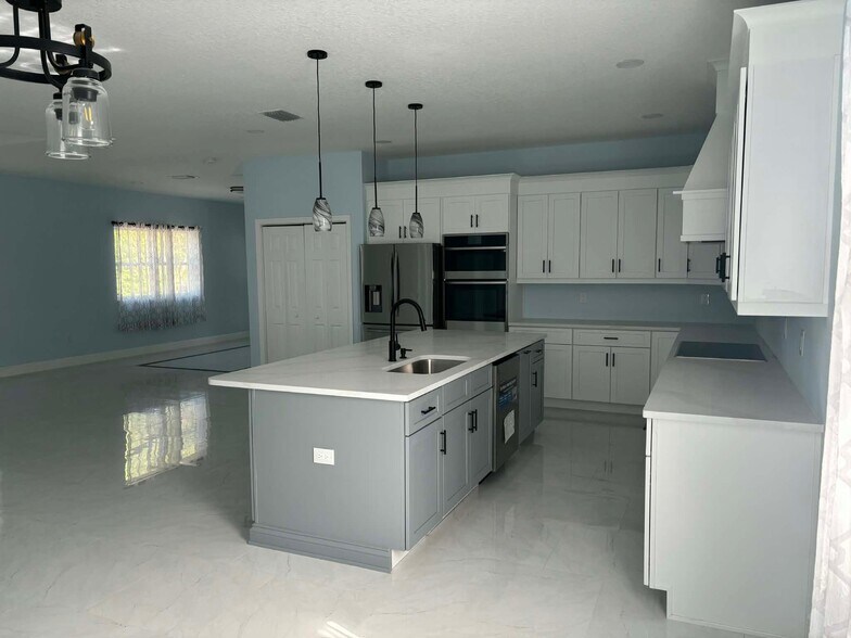 Building Photo - 3620 43rd Ave N