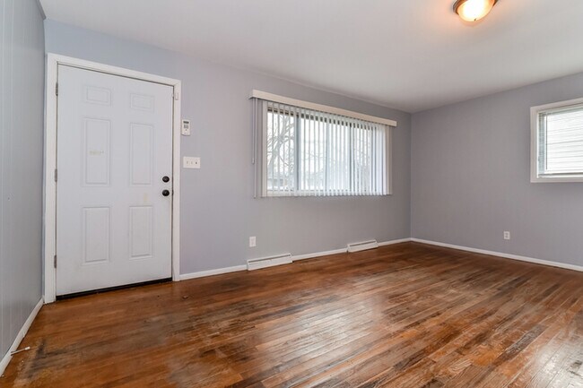 Building Photo - 1217 Baron Ave