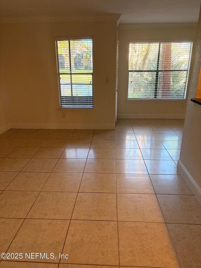 Building Photo - 854 Shoreline Cir