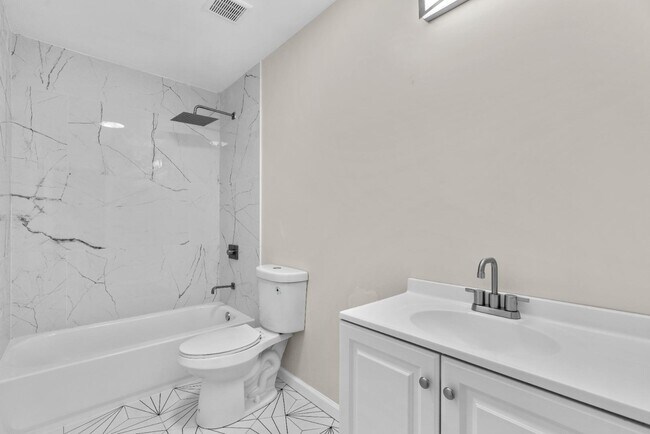 Building Photo - 2202 E Fayette St