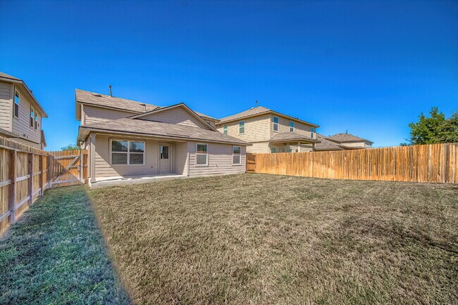 Building Photo - Stunning 4-bedroom offering 50% OFF first month's rent!!