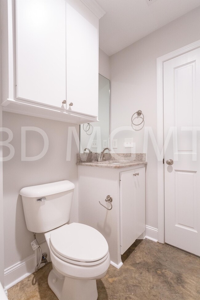 Building Photo - 105 Wedgewood Cr