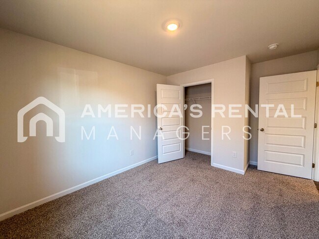 Building Photo - 396 Jackson Pt Cir