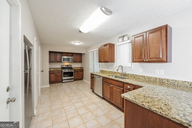 Building Photo - 129 Riverchase Dr