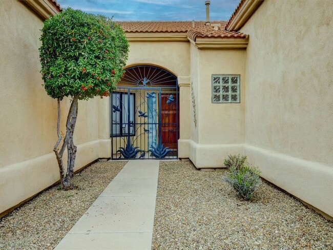 Building Photo - Spacious 4-Bedroom Home with Open Layout & Large Backyard