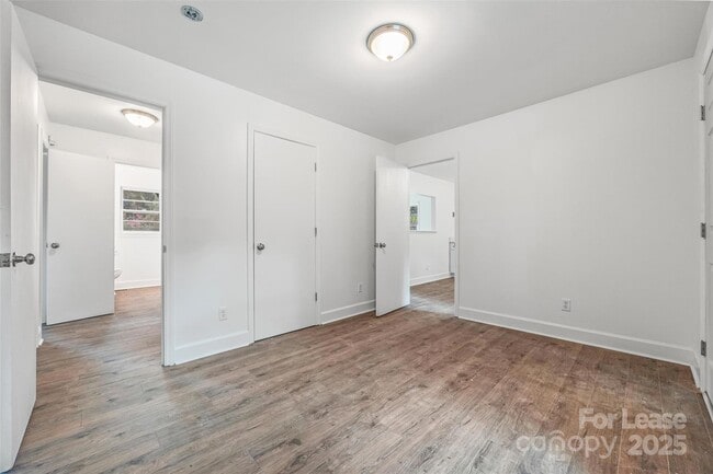 Building Photo - 3714 Carlyle Dr