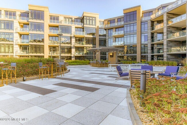 Building Photo - 15 Morris Ave